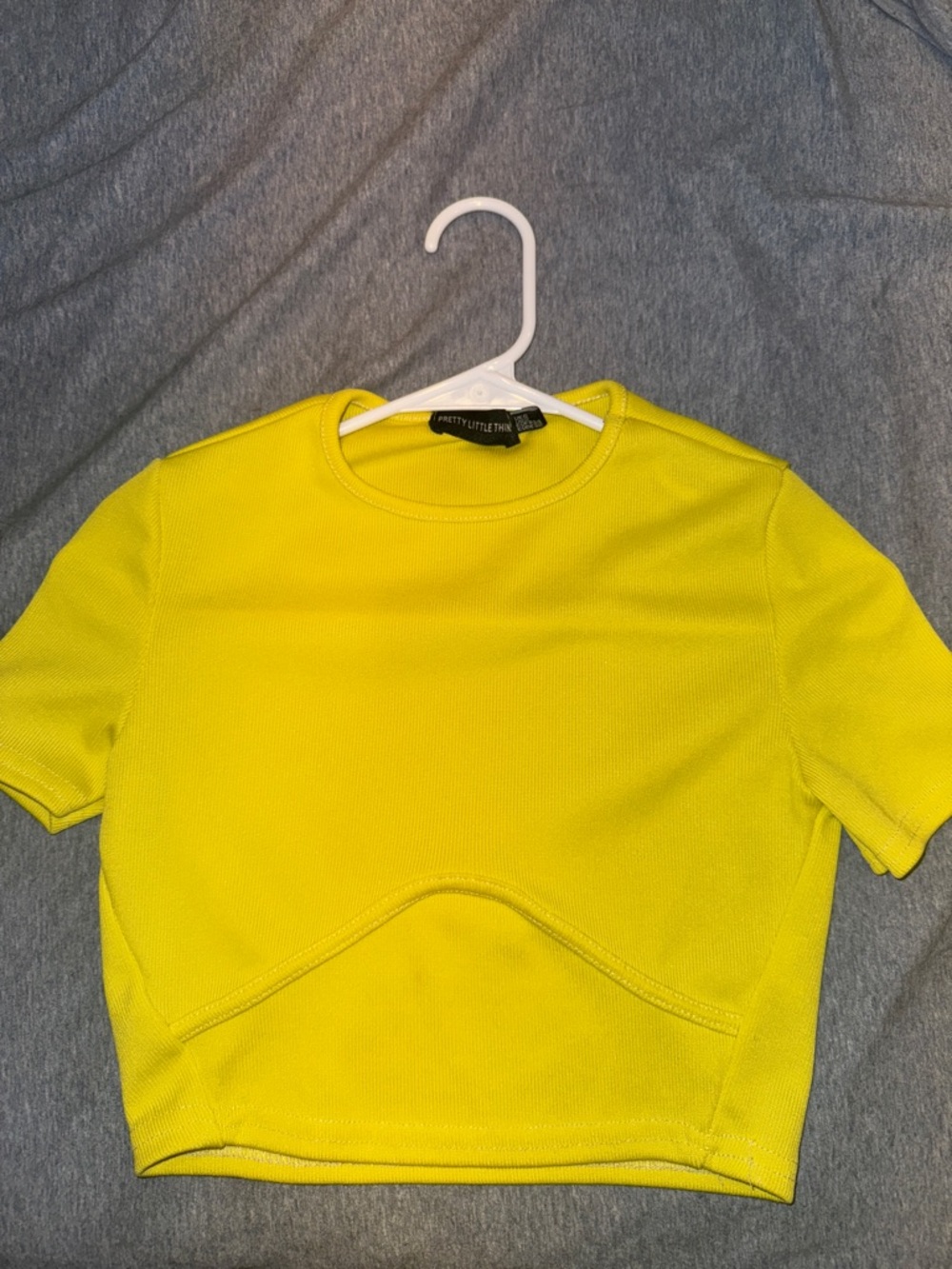 PrettyLittleThing Neon Yellow Cropped Crewneck Top